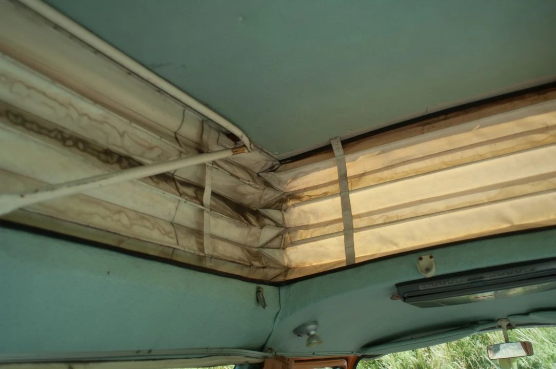 1973 Volkswagen Bay-Window Camper - Image 20 of 30