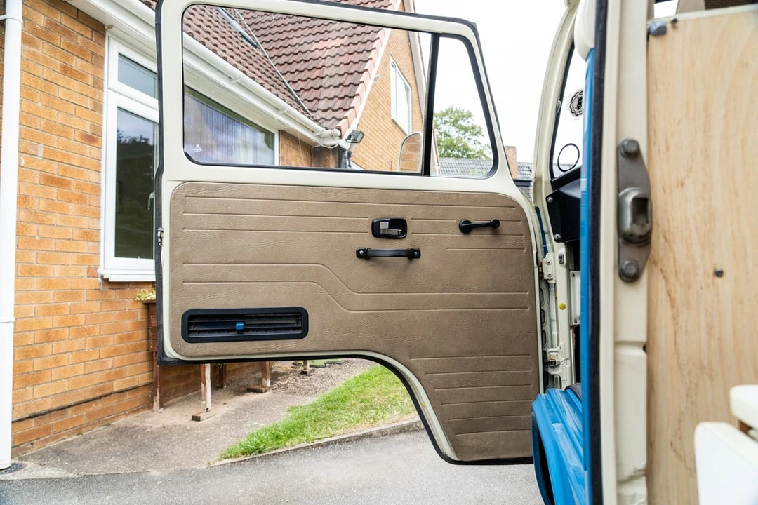 1973 Volkswagen Bay-Window Camper - Image 29 of 30