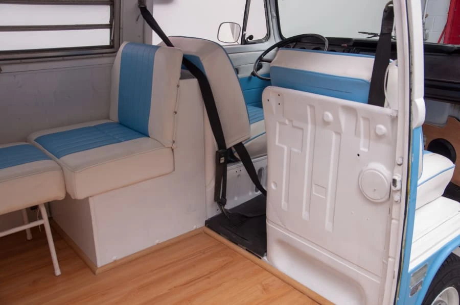 1973 Volkswagen Bay-Window Bus - Image 6 of 12