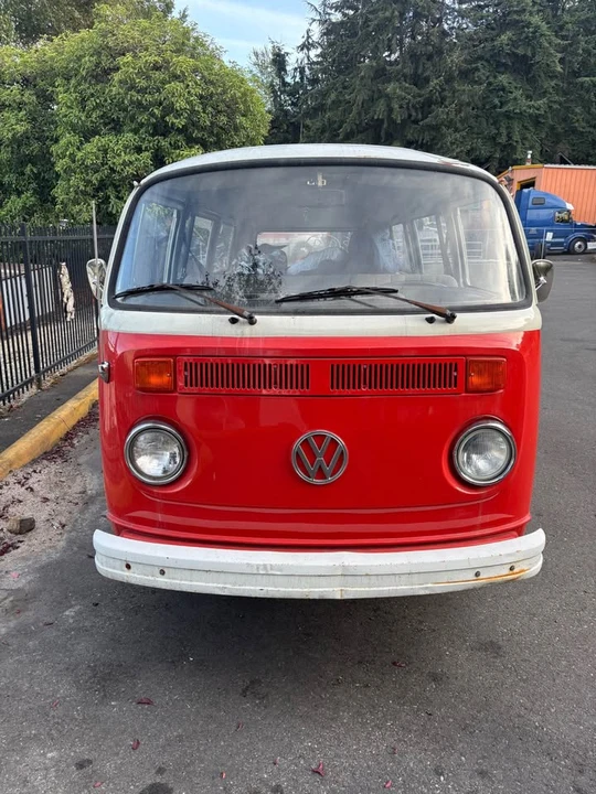 1973 Volkswagen Bay-Window Bus - Image 5 of 9