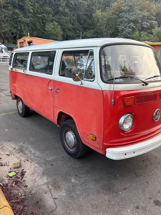 1973 Volkswagen Bay-Window Bus - Image 4 of 9
