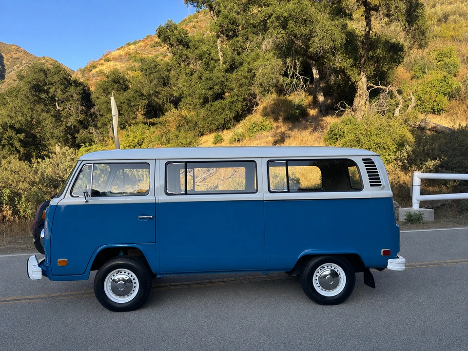 1973 Volkswagen Bay-Window Bus - Image 4 of 31