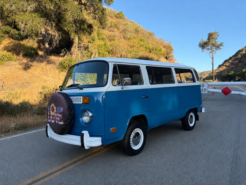 1973 Volkswagen Bay-Window Bus - Image 3 of 31