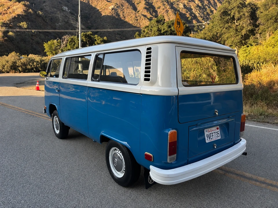1973 Volkswagen Bay-Window Bus - Image 5 of 31