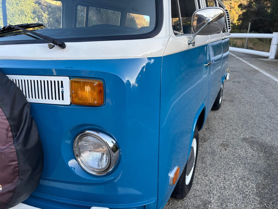 1973 Volkswagen Bay-Window Bus - Image 25 of 31