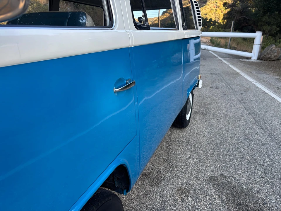1973 Volkswagen Bay-Window Bus - Image 16 of 31