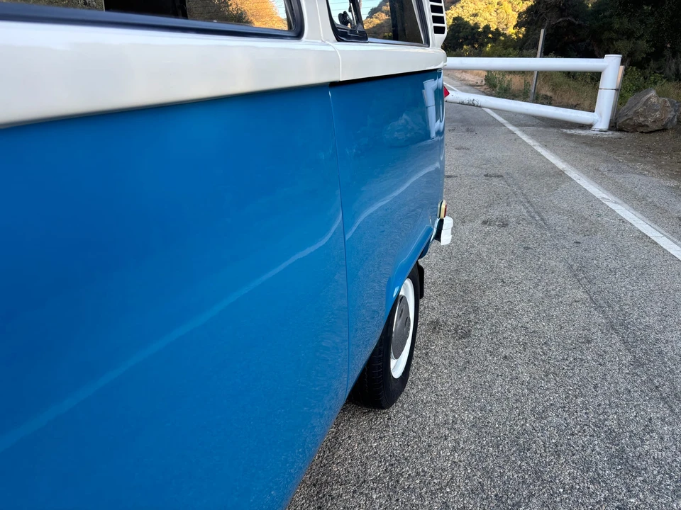 1973 Volkswagen Bay-Window Bus - Image 23 of 31