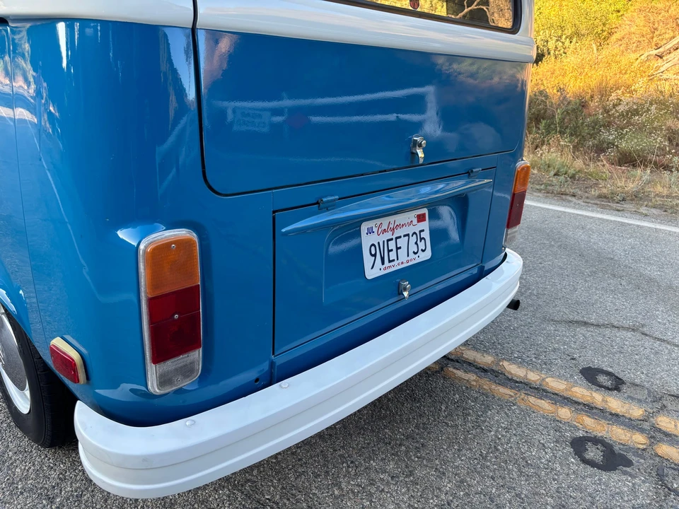 1973 Volkswagen Bay-Window Bus - Image 26 of 31
