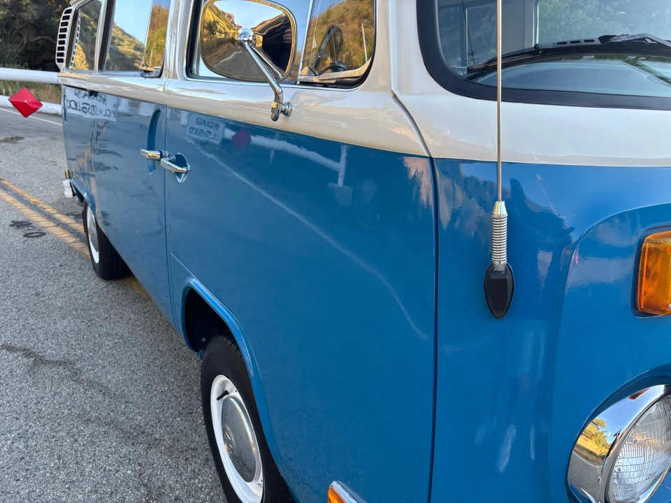 1973 Volkswagen Bay-Window Bus - Image 15 of 31