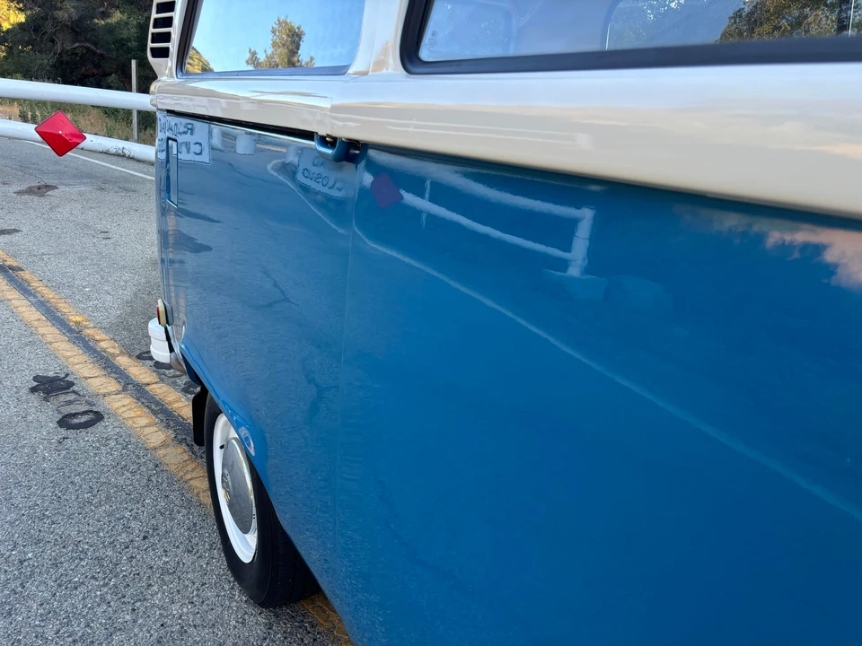 1973 Volkswagen Bay-Window Bus - Image 21 of 31