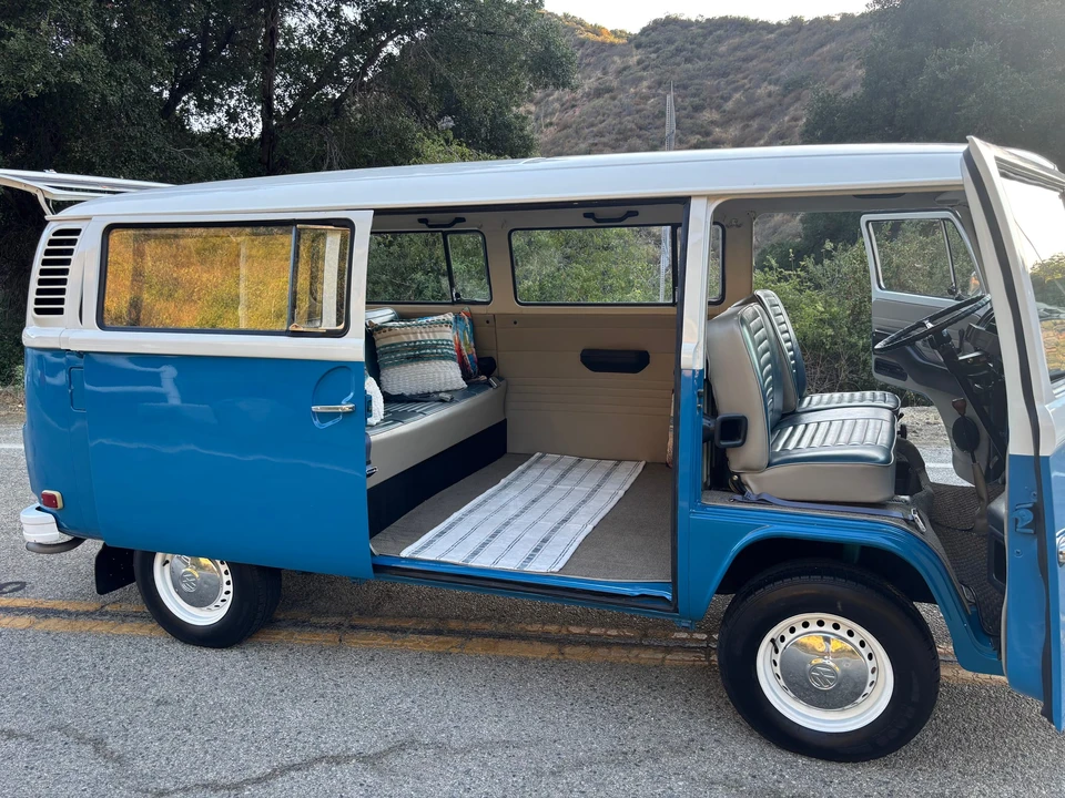 1973 Volkswagen Bay-Window Bus - Image 13 of 31