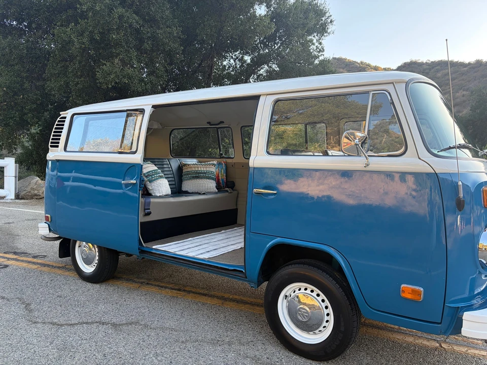 1973 Volkswagen Bay-Window Bus - Image 14 of 31