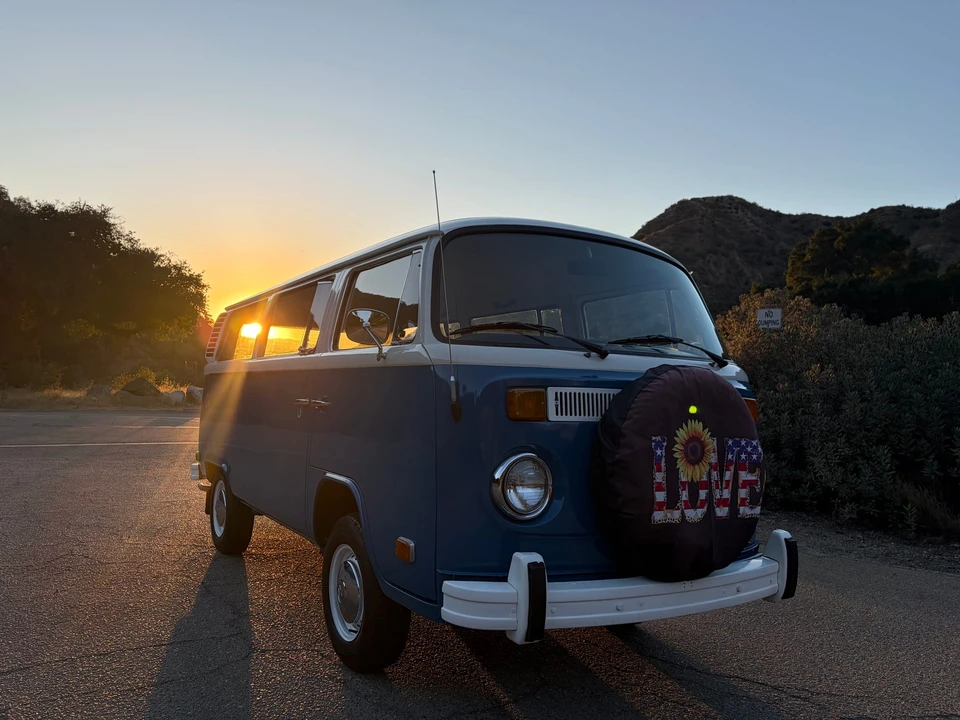 1973 Volkswagen Bay-Window Bus - Image 12 of 31