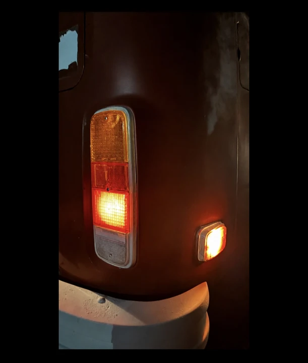 1973 Volkswagen Bay-Window Bus - Image 28 of 31