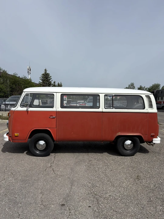 1973 Volkswagen Bay-Window Bus - Image 4 of 31