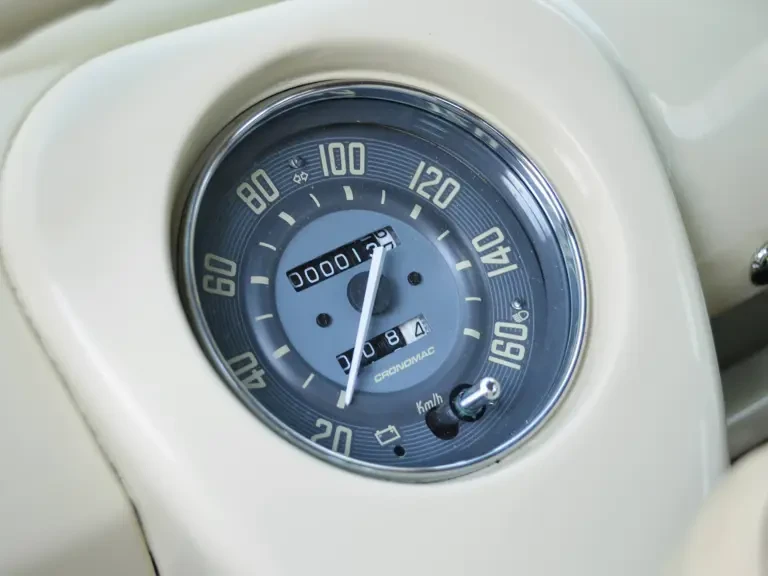 1973 Volkswagen Split-Window Bus - Image 13 of 31