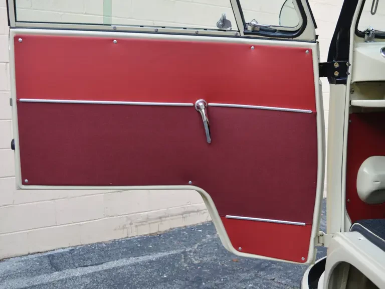 1973 Volkswagen Split-Window Bus - Image 27 of 31