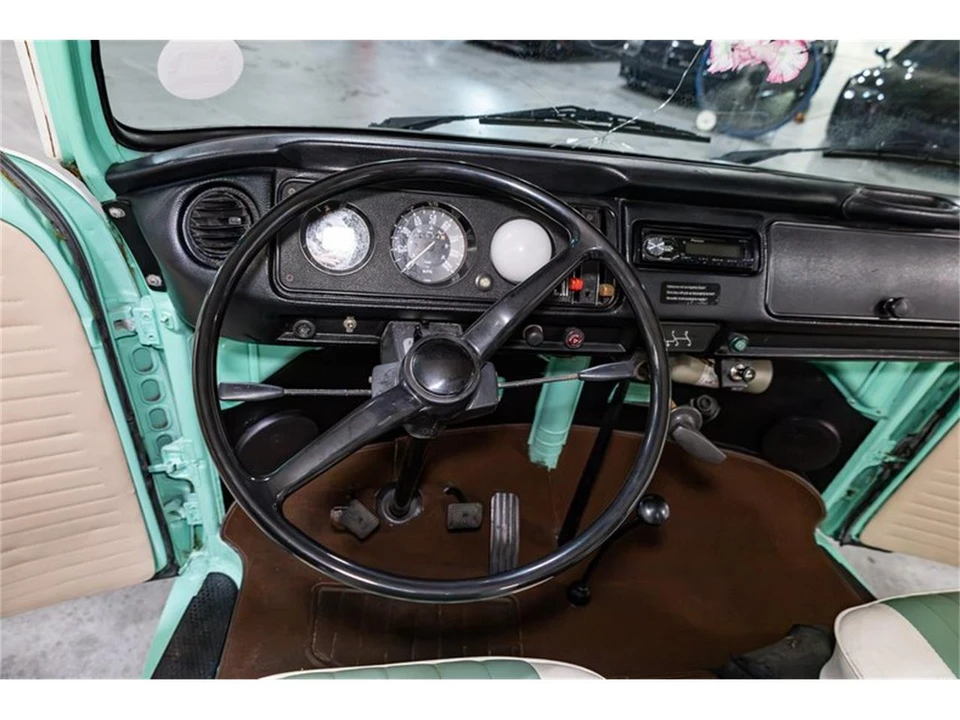 1973 Volkswagen Bay-Window Bus - Image 11 of 31