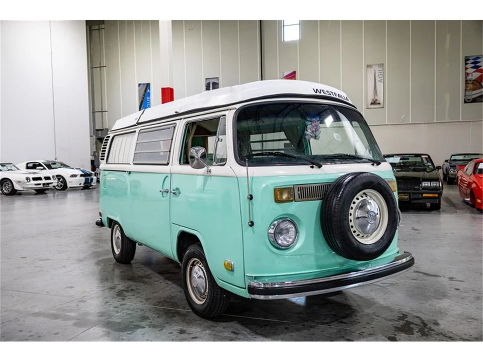 1973 Volkswagen Bay-Window Bus - Image 9 of 31