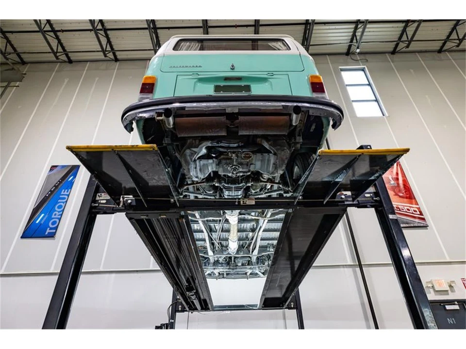 1973 Volkswagen Bay-Window Bus - Image 18 of 31