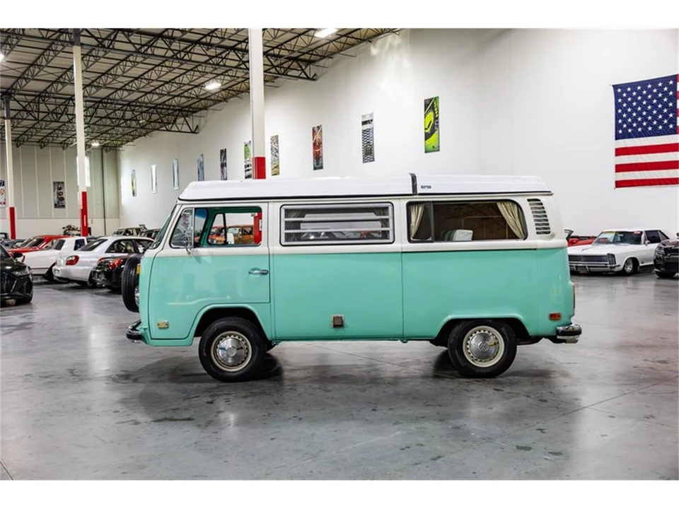 1973 Volkswagen Bay-Window Bus - Image 4 of 31