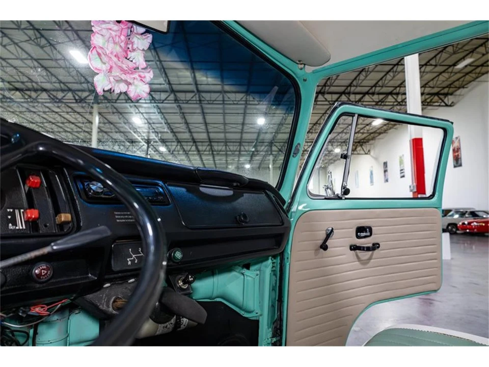 1973 Volkswagen Bay-Window Bus - Image 14 of 31