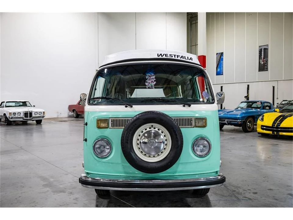 1973 Volkswagen Bay-Window Bus - Image 10 of 31