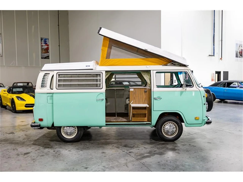 1973 Volkswagen Bay-Window Bus - Image 24 of 31