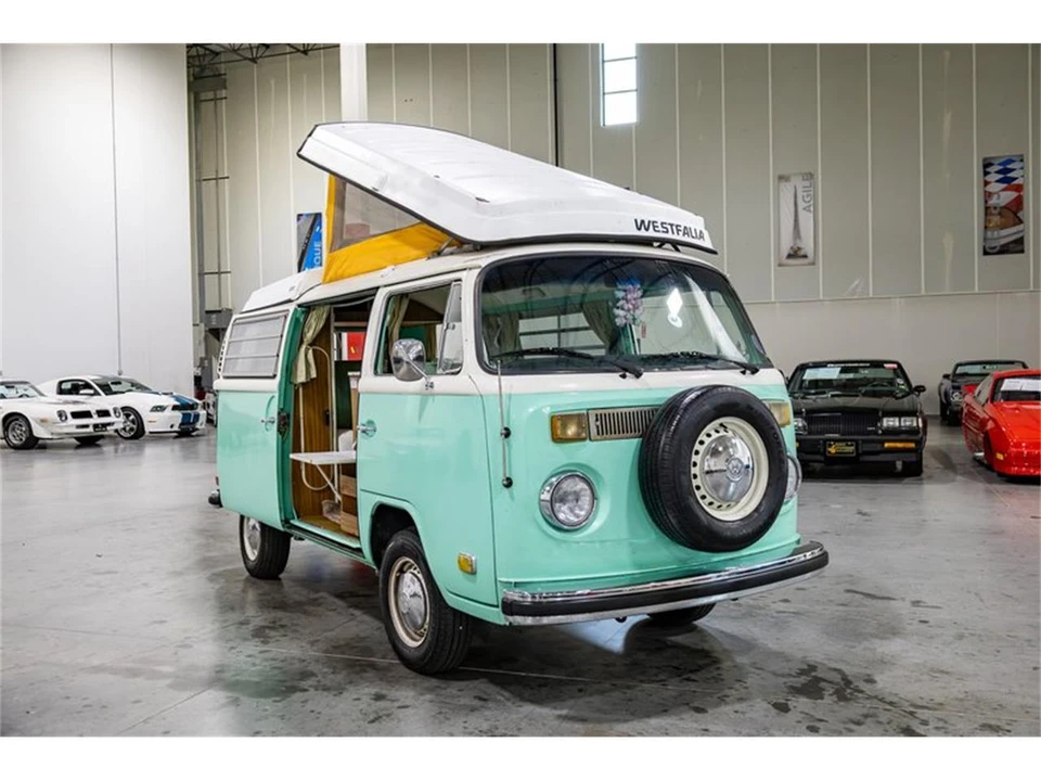 1973 Volkswagen Bay-Window Bus - Image 25 of 31