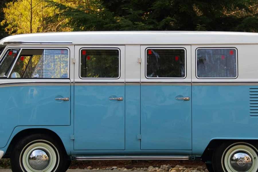 1973 Volkswagen Bay-Window Bus - Image 10 of 29