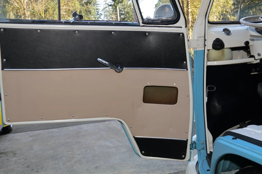 1973 Volkswagen Bay-Window Bus - Image 20 of 29