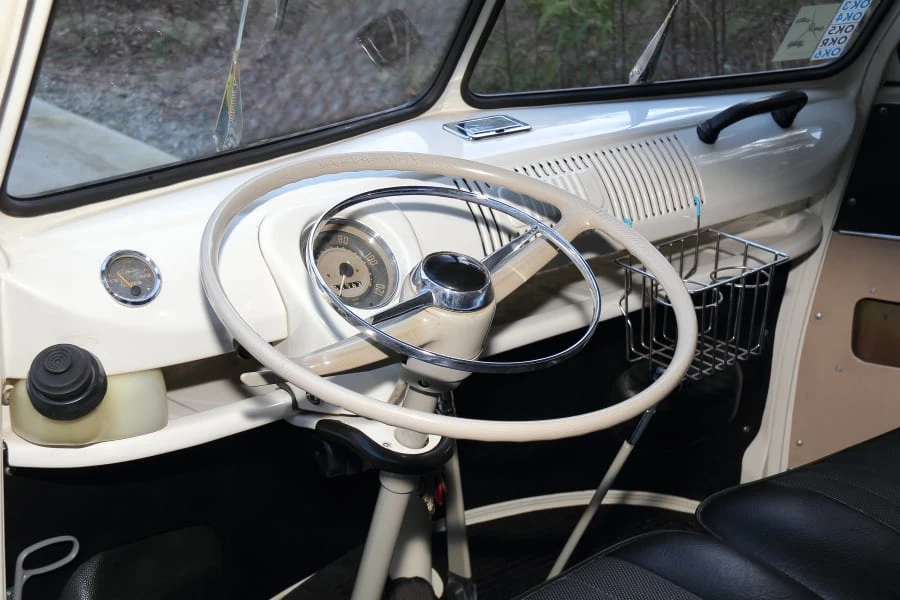 1973 Volkswagen Bay-Window Bus - Image 18 of 29