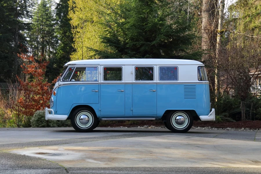 1973 Volkswagen Bay-Window Bus - Image 2 of 29
