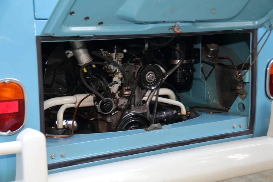 1973 Volkswagen Bay-Window Bus - Image 25 of 29