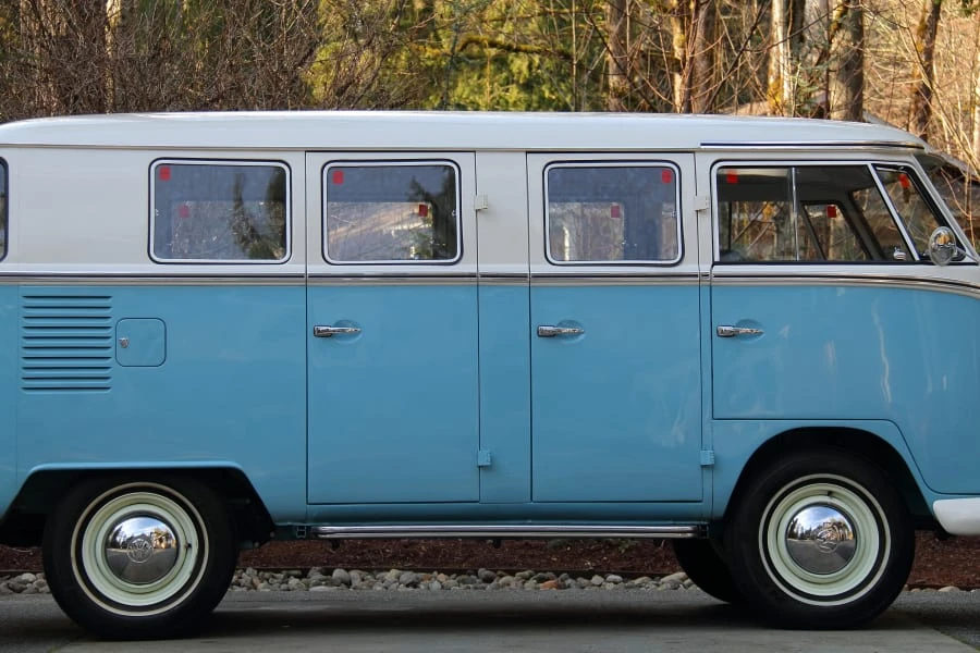 1973 Volkswagen Bay-Window Bus - Image 9 of 29