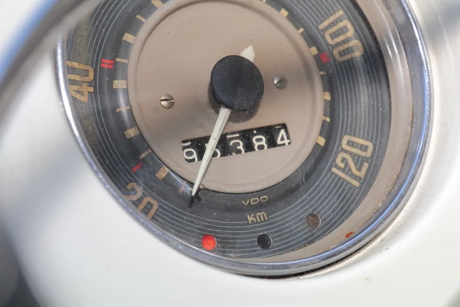1973 Volkswagen Bay-Window Bus - Image 22 of 29