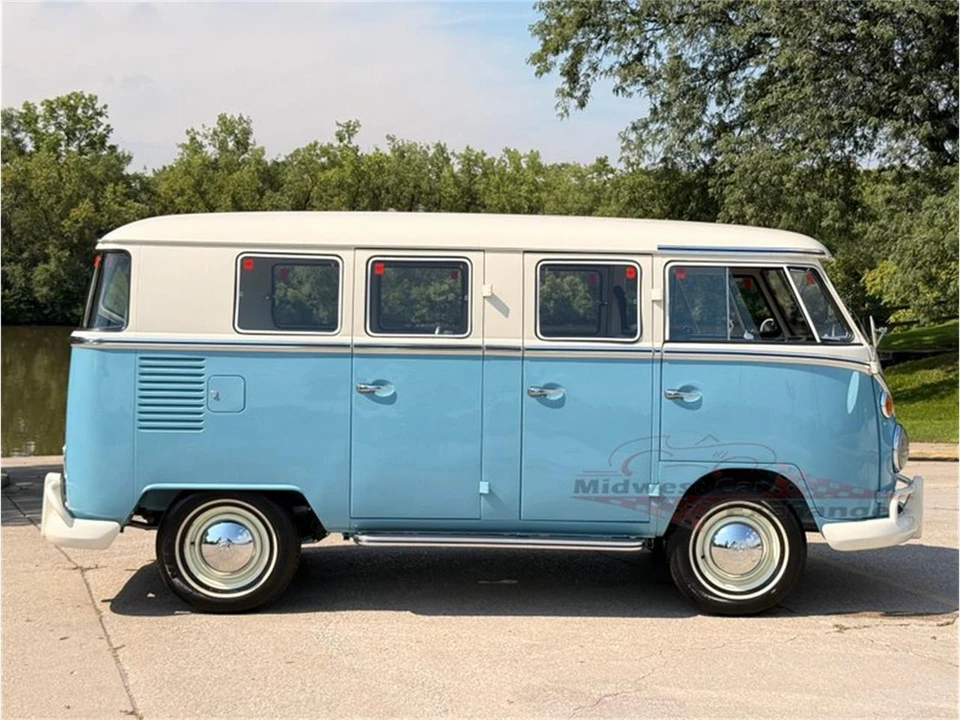 1973 Volkswagen Bay-Window Bus - Image 21 of 31
