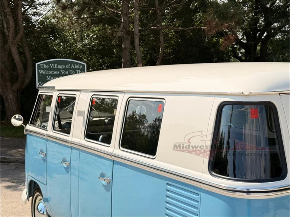 1973 Volkswagen Bay-Window Bus - Image 16 of 31