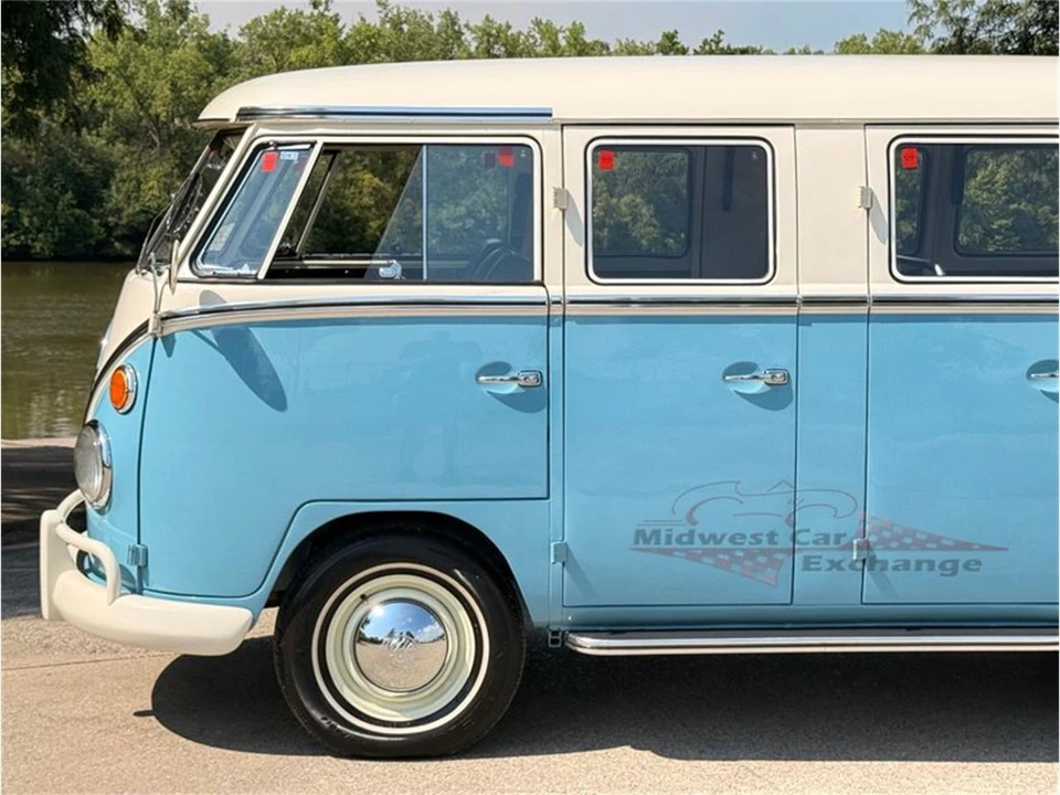 1973 Volkswagen Bay-Window Bus - Image 11 of 31