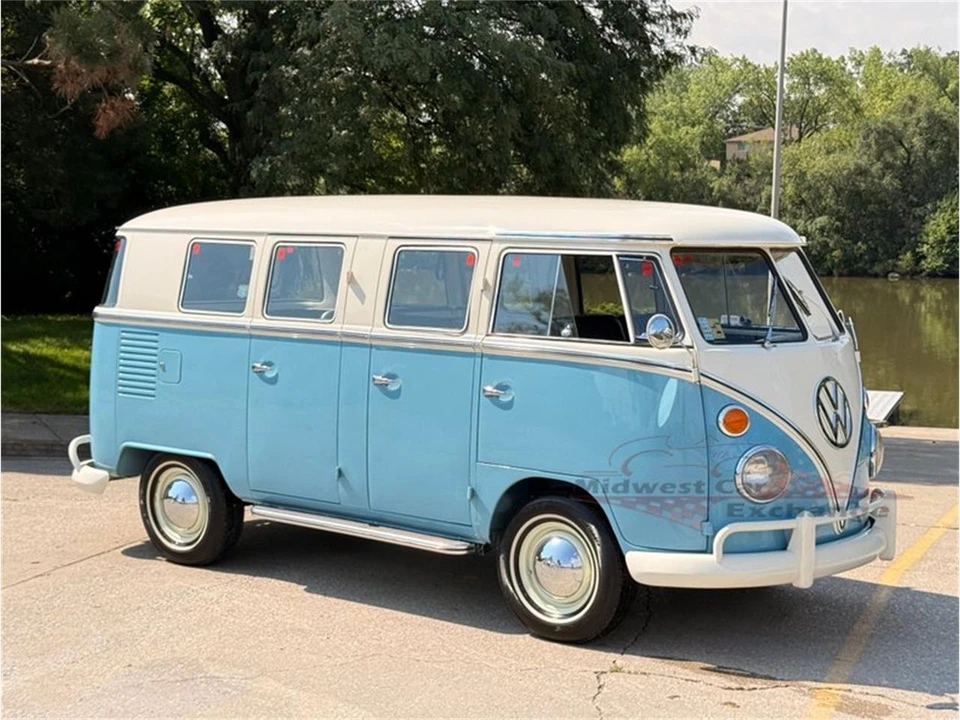 1973 Volkswagen Bay-Window Bus - Image 2 of 31