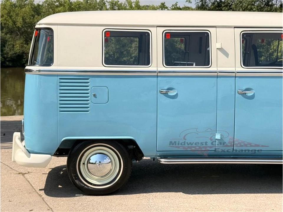 1973 Volkswagen Bay-Window Bus - Image 22 of 31