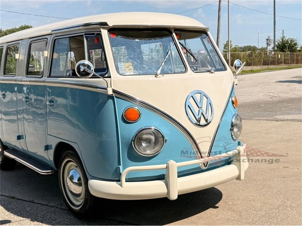 1973 Volkswagen Bay-Window Bus - Image 27 of 31