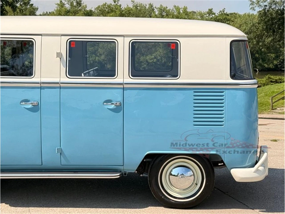 1973 Volkswagen Bay-Window Bus - Image 12 of 31