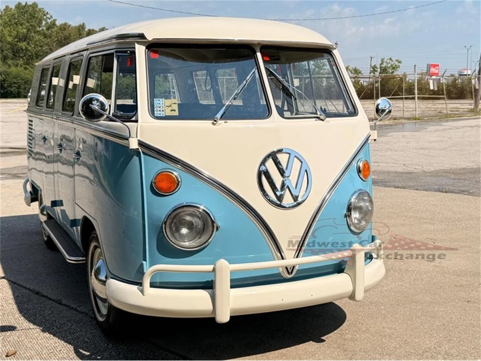 1973 Volkswagen Bay-Window Bus - Image 28 of 31