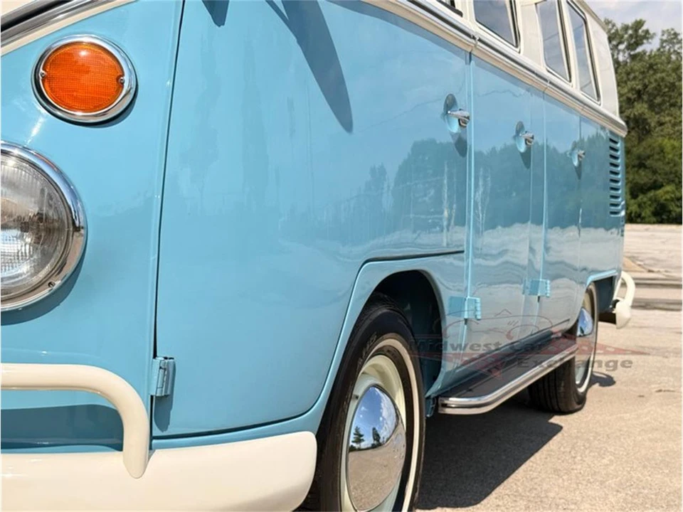 1973 Volkswagen Bay-Window Bus - Image 18 of 31