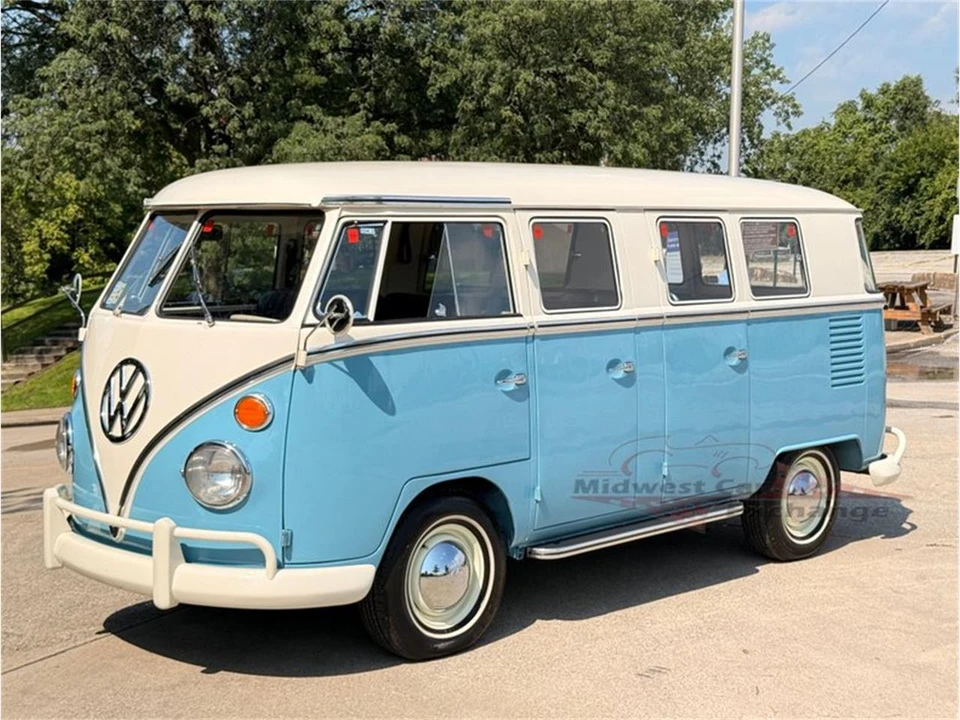 1973 Volkswagen Bay-Window Bus - Image 9 of 31