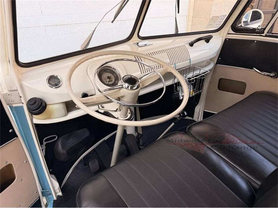 1973 Volkswagen Bay-Window Bus - Image 4 of 31