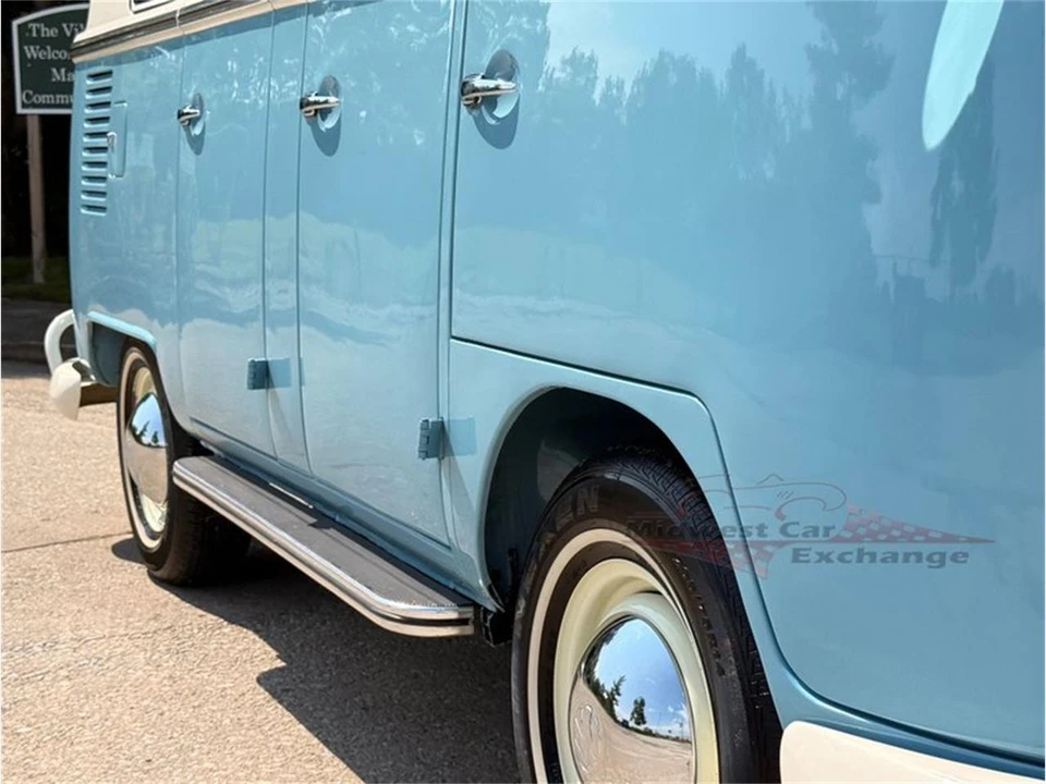 1973 Volkswagen Bay-Window Bus - Image 25 of 31