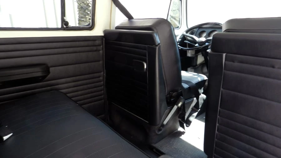 1973 Volkswagen Bay-Window Bus - Image 4 of 8