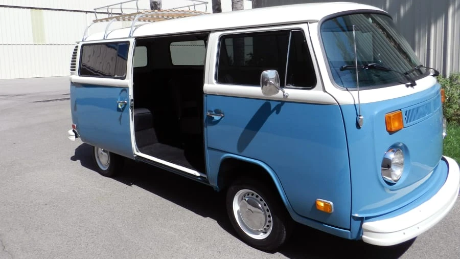 1973 Volkswagen Bay-Window Bus - Image 8 of 8